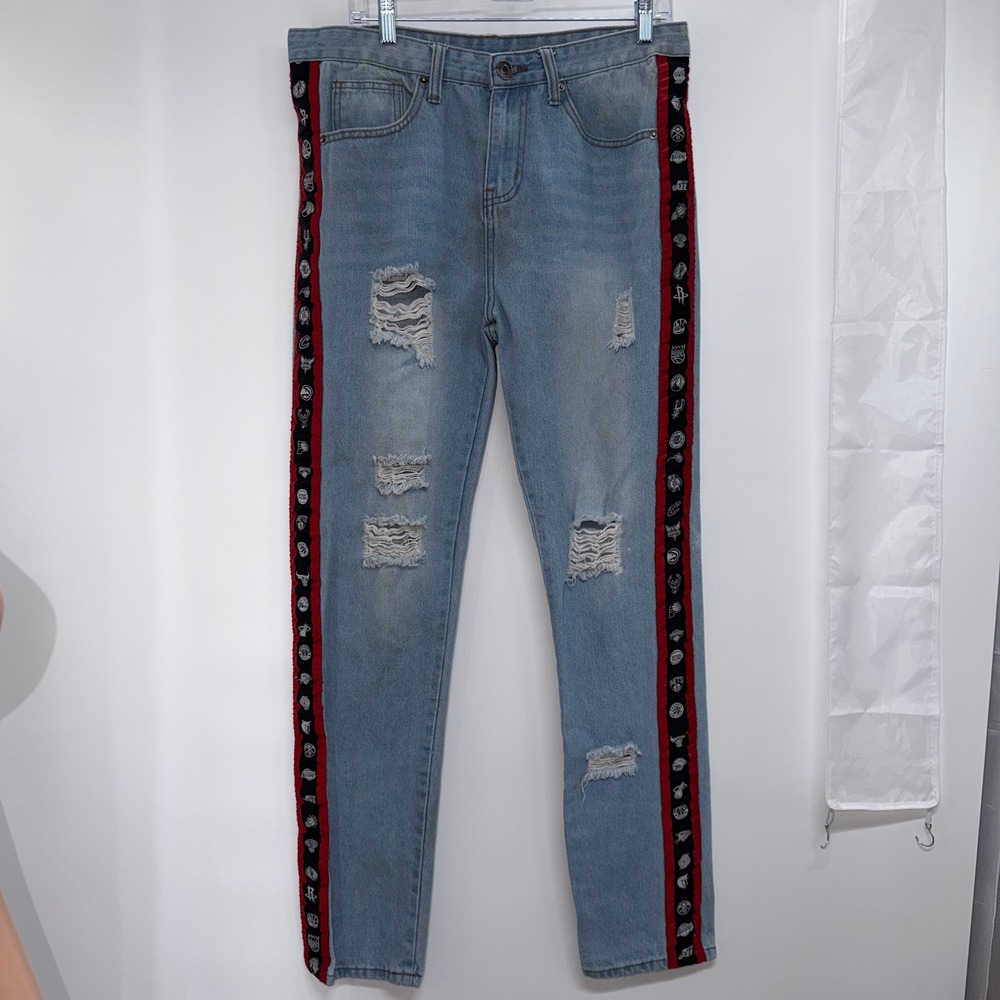 NBA Mens 34 Distressed Light Wash‎ Jeans Team Logo Side Tape Streetwear Denim